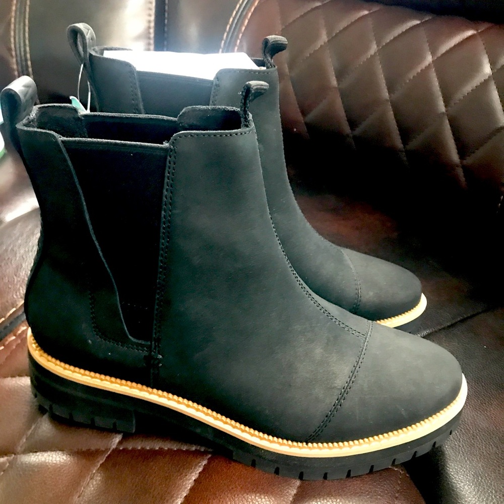 TOMS Boots